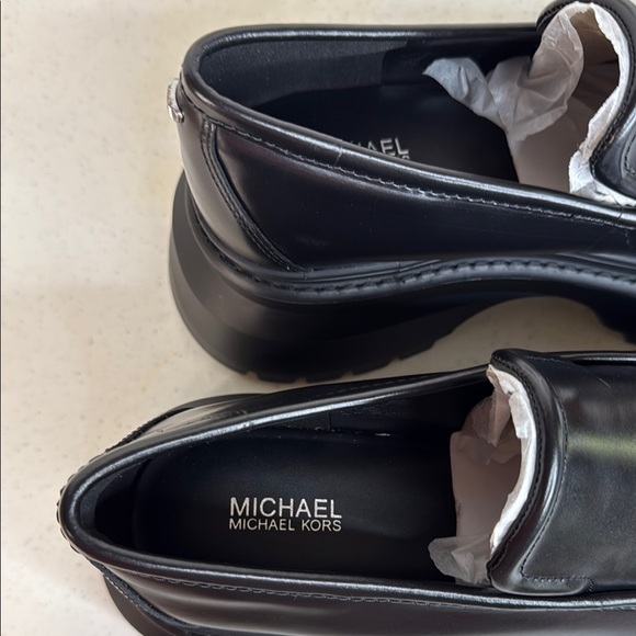 MICHAEL MICHAEL KORS
Shiloh Leather Loafer  Black Size 8.5 - Picture 5 of 12